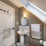 Coach House One בית נופש *